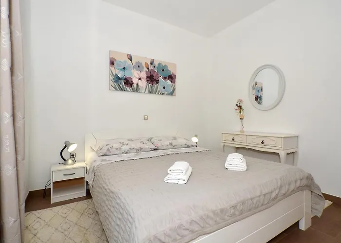Apartment Una شقة