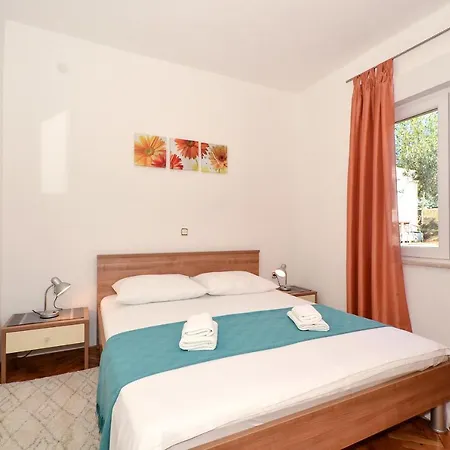 Apartment Una Lägenhet