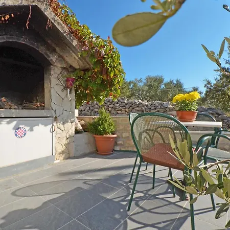 Apartment Una شقة