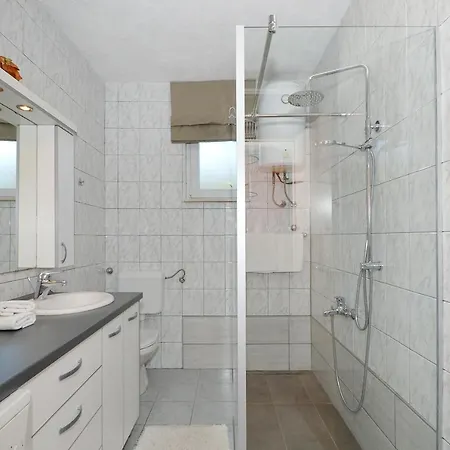 Apartment Una شقة *