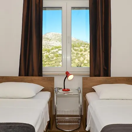 Apartment Una * Seget Vranjica