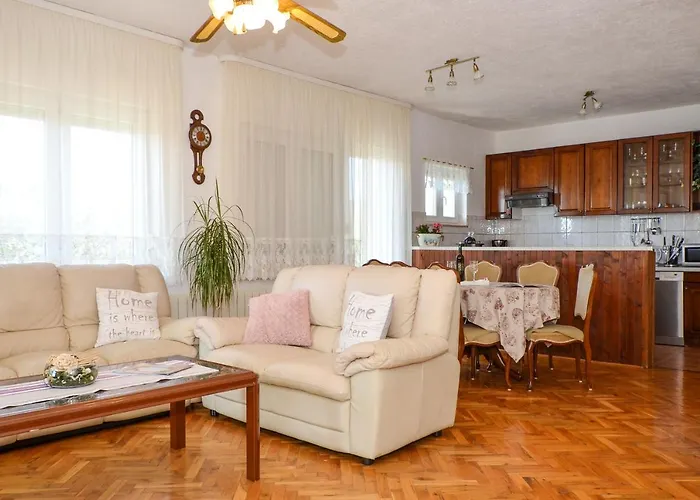 Apartment Una * Seget Vranjica